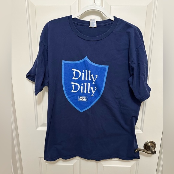 Dilly Dilly Bud Light T shirt XL - Picture 5 of 5